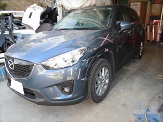 CX-5 KF ヘッドライト左  少し擦り傷取付部分等は破損ありませんか