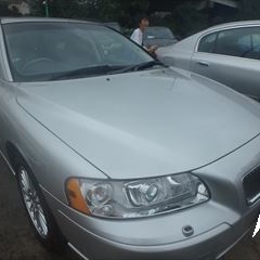 ボルボのV70（CBA-SB5244W）：傷の修理方法と費用　フロントバンパー、フロントバンパーロア、右ヘッドライト、左ヘッドライト他の交換、ボンネット板金、塗装など