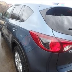 マツダのCX-5（LDA-KE2FW）：傷の修理方法と費用　ヘッドランプユニット、フェンダーパネル他の交換　部品代金67,670円/右フロントドア板金、塗装、他　作業工賃173,000円（税別）