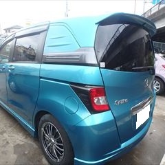 ホンダのフリードスパイク（DBA-GB3）：傷の修理方法と費用　右フロントドア、右リアドア他の交換、フロントバンパー脱着、右センターピラー、右リアサイドパネル板金、塗装、他