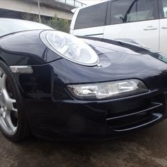 ポルシェの911（GH-997M9701）：傷の修理方法と費用　フロントバンパー脱着・分解、修理、塗装　作業工賃90,000円/合計金額（税込）97,200円