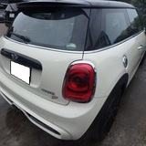 MINIクーペ（LDA-XN20）：傷の修理方法と費用　アーチモール交換　部品代金15,800円/右クォーターパネル板金塗装、左リアホイール修理　作業工賃135,000円/合計金額（税込）162,864円