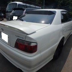 トヨタのチェイサー（GF-JZX100）：傷の修理方法と費用　右フロントドア、リアドア、クォーターパネル他の板金、右フロントバンパー、フロントリップスボイラー修理、塗装など
