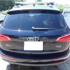 アウディのQ5（ABA-8RCDNF）：傷の修理方法と費用　リフレクター交換　部品代金21,300円/リアバンパー修理、塗装　作業工賃60,000円/合計金額（税込）87,804円