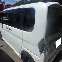 ダイハツのタントカスタム（DBA-LA600S）：傷の修理方法と費用　左リアドア、左サイドシルインナーパネル板金、左サイドシルガーニッシュ交換、塗装　部品代金・作業工賃180,000円