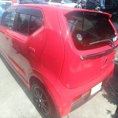 スズキのアルトワークス（DBA-HA36S）：傷の修理方法と費用　スプラッシュガード、デカール交換　部品代金25,200円/左リアドア、左ロッカーパネル、左ロックピラー板金、スポイラー他脱着　作業工賃130,000円/合計金額（税込）167,616円