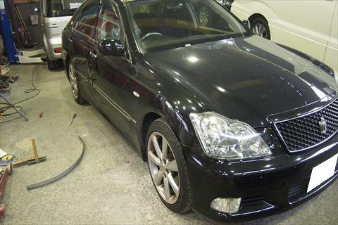 トヨタのクラウン DBA-GRS180 ：傷の修理方法と費用 右リアドア他交換