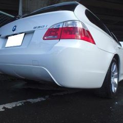 BMWの530i ABA-NL30　：傷の修理方法と費用　リアバンパー修理費用　工賃40,000円
