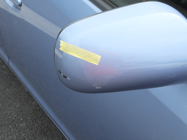 トヨタのプリウス 傷の修理方法と費用 サイドミラーカバー 傷修理塗装