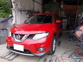 日産のエクストレイル Dba Nt32 傷の修理方法と費用 左リアドア板金塗装 作業工賃130 000円