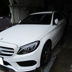 メルセデスベンツのCクラス（RBA-205042）傷の修理方法と費用　左クォーターパネル、リアバンパー板金塗装　作業工賃165,000円