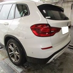 BMWの1シリーズ（LBA-UC20）傷の修理方法と費用　フロントバンパー・リアバンパー修理塗装　作業工賃140,000円/左リアフェンダ板金塗装　作業工賃150,000円