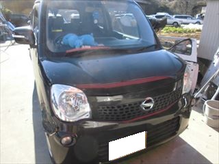 日産のモコ（DBA-MG33S）：傷の修理方法と費用 フロントバンパーフェー
