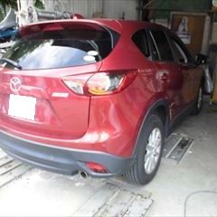 マツダのCX-5（DBA-KEEFW）：傷の修理方法と費用　右リアドア板金塗装、他　作業工賃120,000円（税込）