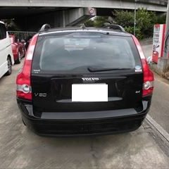 ボルボのV50（CBA-MB5244）：傷の修理方法と費用　リアバンパー、ロアモール交換　部品代金120,800円/バックパネル板金、塗装　作業工賃118,000円/合計金額（税込）257,904円