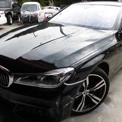BMWの7シリーズ（CBA-7F44）：傷の修理方法と費用　フロントバンパー修理、塗装　作業工賃60,000円/合計金額（税込）64,800円