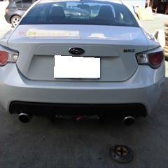 スバルのBRZ（DBA-ZC6）：傷の修理方法と費用　リアバンパー、バンパーキャップ、テールランプ交換　部品代金71,870円/リアまわり修理、塗装　作業工賃60,000円/合計金額（税込）142,420円