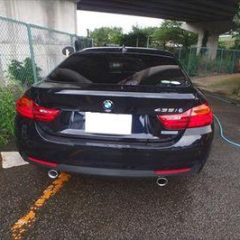 BMWの4シリーズ(DBA-4B30)：傷の修理方法と費用　リアバンパー脱着修理費用　作業工賃50,000円／合計金額（税込）54,000円