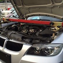 BMWの3シリーズ（E90）：エンジンオイルパンガスケットの交換