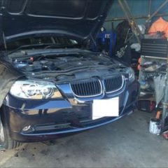 BMW：エンジンバキュームポンプオーバーホール、エンジンシリンダーヘッドグロメット交換