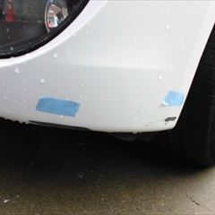 BMWの5シリーズツーリング（DBA-XL20）：傷の修理方法と費用　フロントバンパー修理、塗装　作業工賃40,000円/合計金額（税込）43,200円