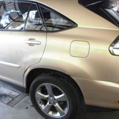 トヨタのハリアー（CBA-ACU30W）：傷の修理方法と費用　左リア回り板金、塗装　作業工賃200,000円/合計金額（税込）216,000円