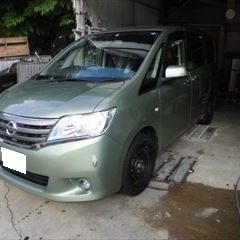 日産のセレナ（DBA-C26）：傷の修理方法と費用　左スライドドア交換　部品代金90,000円/合計金額（税込）97,200円