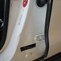 トヨタのカローラフィールダー（DBA-NZE164G）：傷の修理方法と費用　右リアドアパネル分解・板金、リアバンパーカバー脱着分解、塗装など　作業工賃98,460円