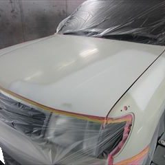 トヨタのアルテッツァ（GH-SXE10）：傷の修理方法と費用　フロント周り色あせ修理塗装　作業工賃250,000円　合計金額（税込み）270,000円