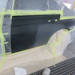 BMWの3シリーズ（DBA-3A20）：傷の修理方法と費用　左リアドア、左リアフェンダー、左サイドスポイラー板金塗装　作業工賃200,000円/合計金額（税込）216,000円