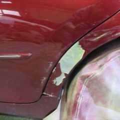 トヨタのマークX（DBA-GRX130）：傷の修理方法と費用　左リアドア、左クォーター・パネルの板金、塗装　作業工賃130,000円／合計金額（税込）140,400円