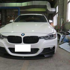 BMWの3シリーズ　F30（DBA-3B20）：傷の修理方法と費用　左フロントフェンダー、左リアドア板金、塗装　作業工賃180,000円／合計金額（税込）194,400円