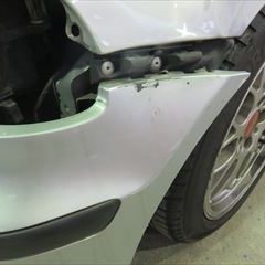 トヨタのアルファード：傷の修理方法と費用　左フロントドア板金、左フロントドア付属品脱着、左フロントドアベルトモール交換、塗装、ガラスコーティングなど