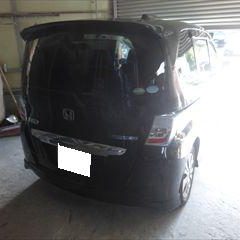 ホンダのフリードハイブリッド（DAA-GP3）：傷の修理方法と費用　右リア廻りの修理費用、塗装　作業工賃50,000円／合計金額（税込）54,000円