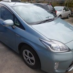 トヨタのプリウス（DAA-ZVW30）：傷の修理方法と費用　フロントバンパー修理費用、塗装　30,000円