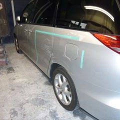 トヨタのエスティマ（DBA-ACR50W）：傷の修理方法と費用　左リアドア、クォーターパネル板金、塗装