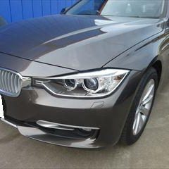 BMWの3シリーズ（DBA-3B20）：傷の修理方法と費用　フロントバンパー修理費用、塗装　作業工賃50,000円/合計金額（税込）54,000円