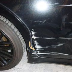 トヨタのクラウンハイブリッド（DAA-AWS210）：傷の修理方法と費用　右リアドアパネル、右ロッカーパネルモール他の交換、右クォーターパネル板金、塗装、リアバンパー他の脱着修理など
