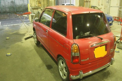 ダイハツのミラジーノ：オールペイント