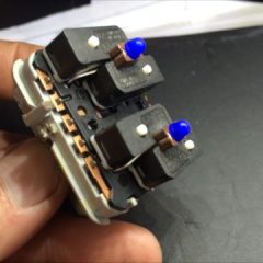 ボルボのV70：パワーウインドウスイッチ分解・修理