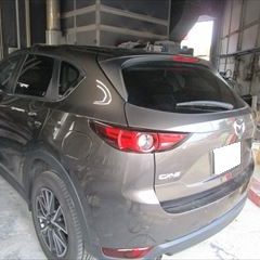 マツダのCX5（6BA-KFEP）：傷の修理方法と費用　左リアドア板金塗装、モール交換　合計金額（税込）94,100円