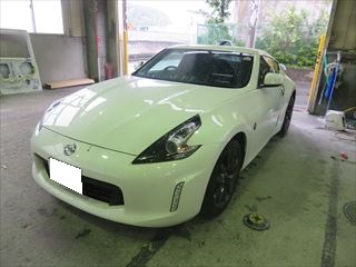 日産のフェアレディZ（CBA-Z34）：傷の修理方法と費用　左サイドシル交換　左ドア、クォーターパネル板金塗装、右サイドシル塗装　