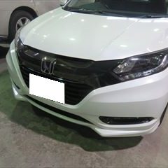 ホンダのヴェゼルハイブリッド（DAA-RU3）　修理方法と費用　リアドアパネル交換 塗装